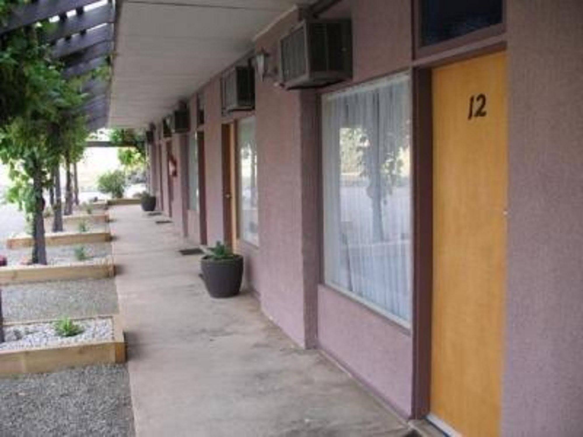 Stawell'S London Motor Inn Dış mekan fotoğraf