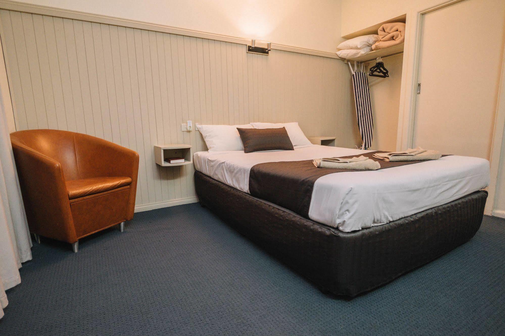 Stawell'S London Motor Inn Dış mekan fotoğraf