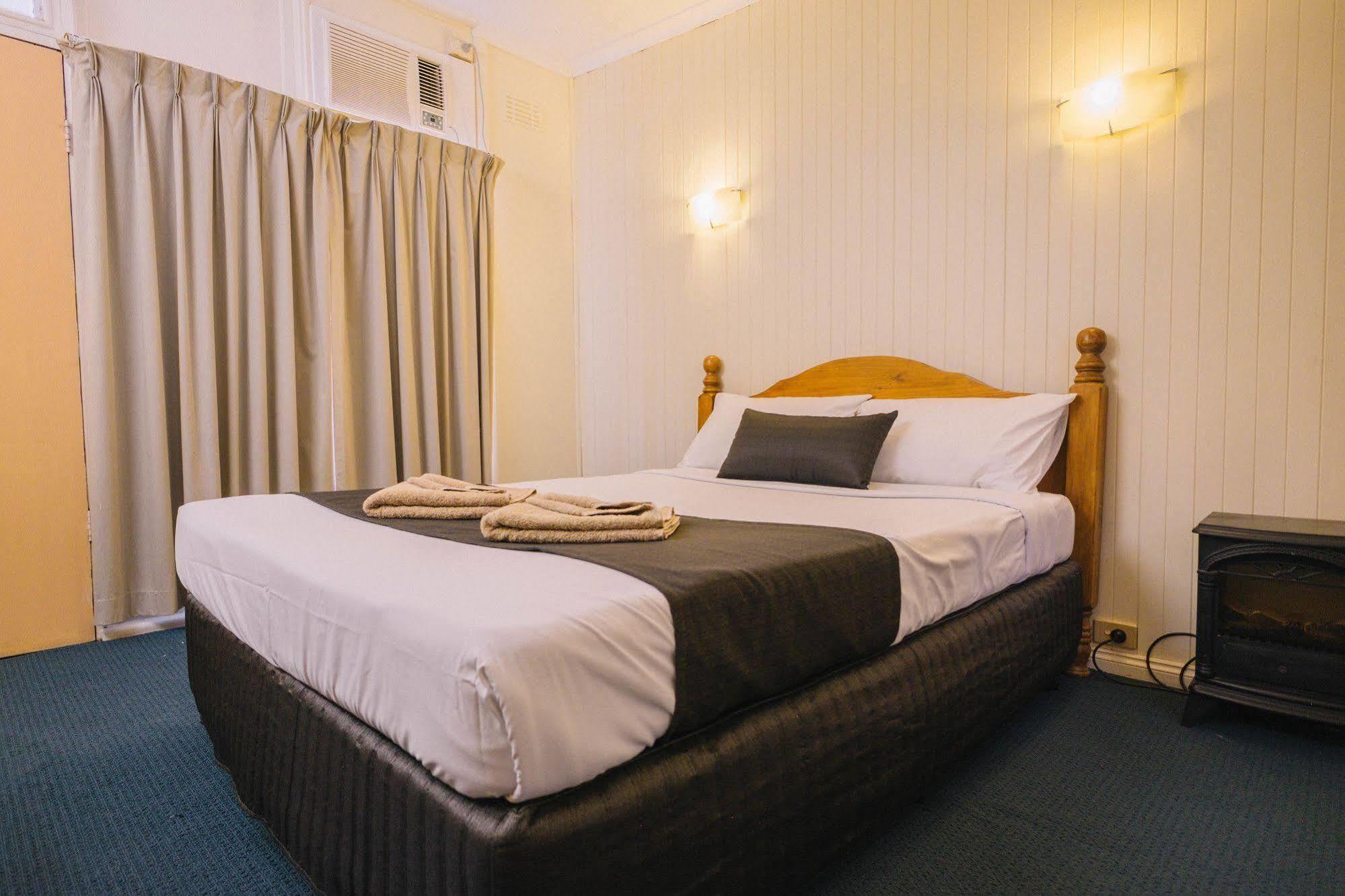 Stawell'S London Motor Inn Dış mekan fotoğraf