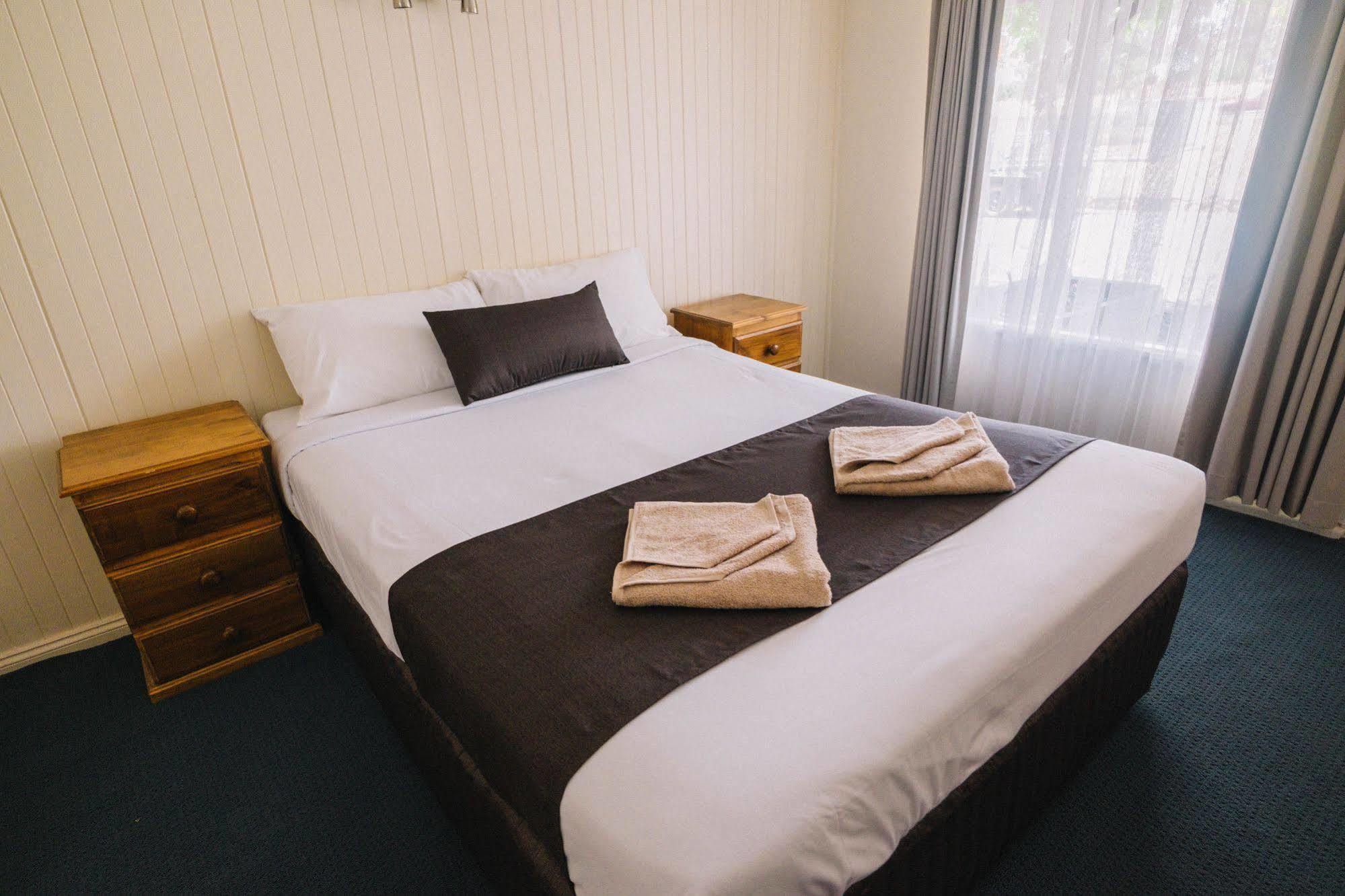 Stawell'S London Motor Inn Dış mekan fotoğraf