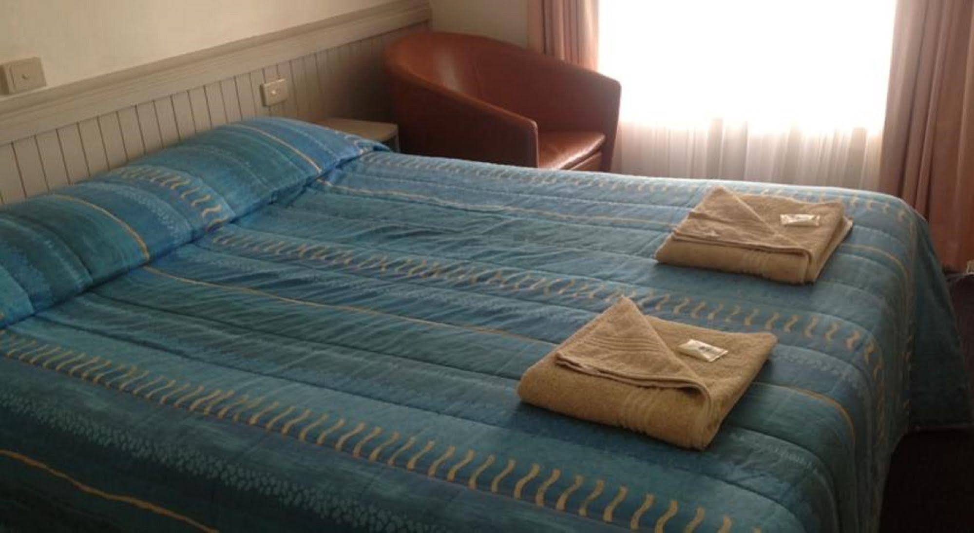 Stawell'S London Motor Inn Dış mekan fotoğraf