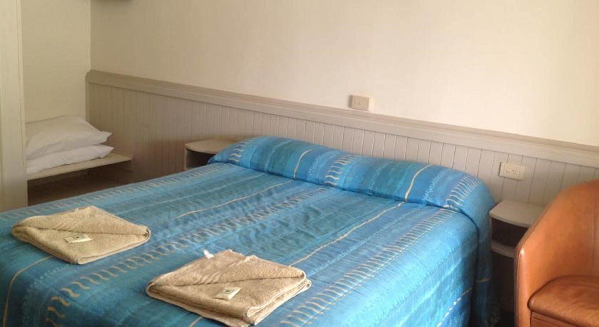 Stawell'S London Motor Inn Dış mekan fotoğraf